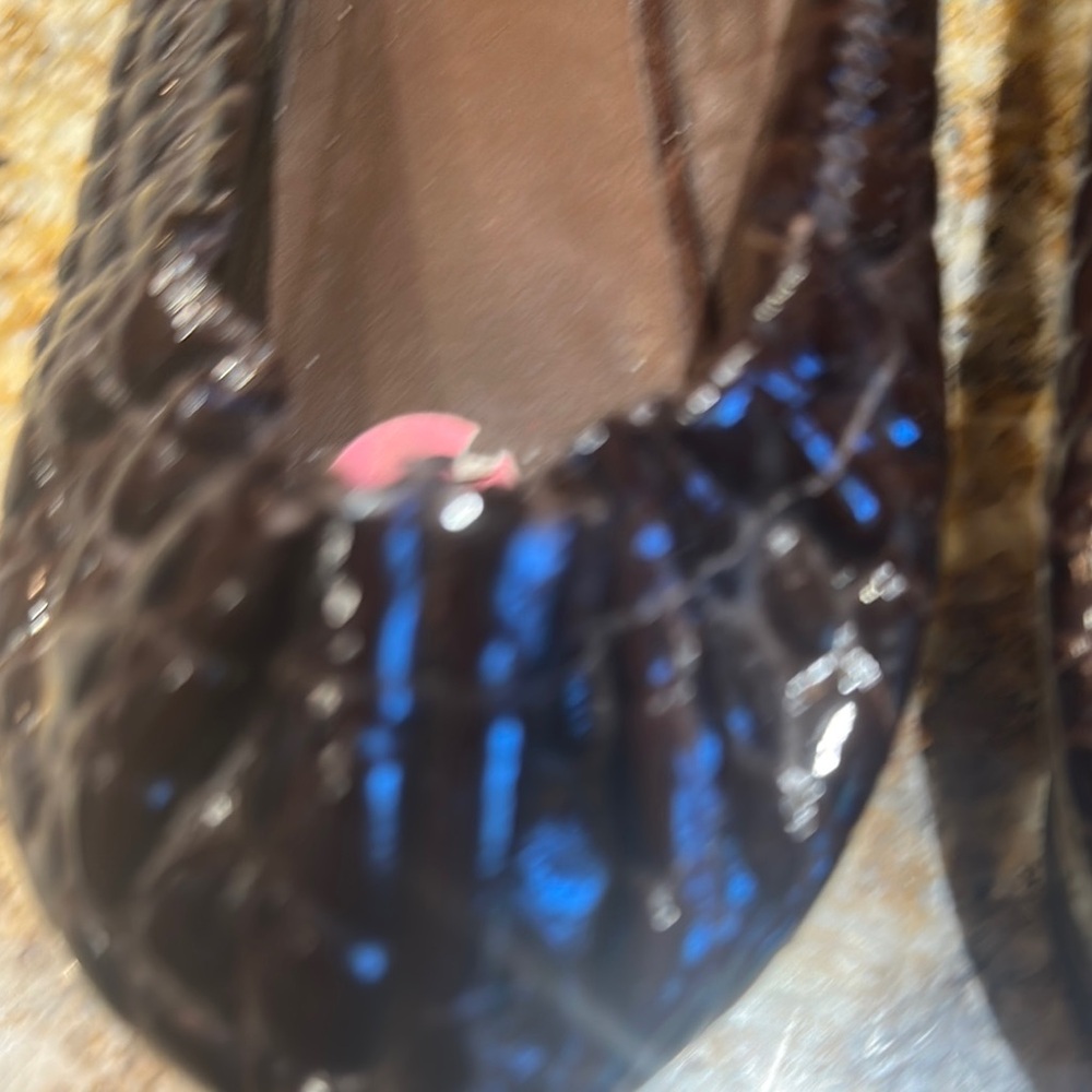 Tory Burch Brown Leather Flats with Classic Detailing - Picture 7 of 10